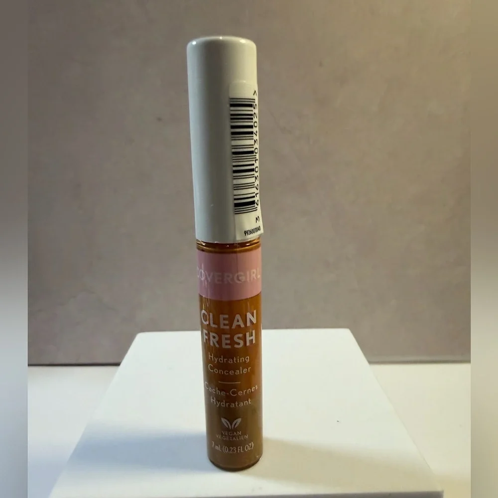 🩷5/$10 CoverGirl Clean Fresh Hydrating Concealer - Tan